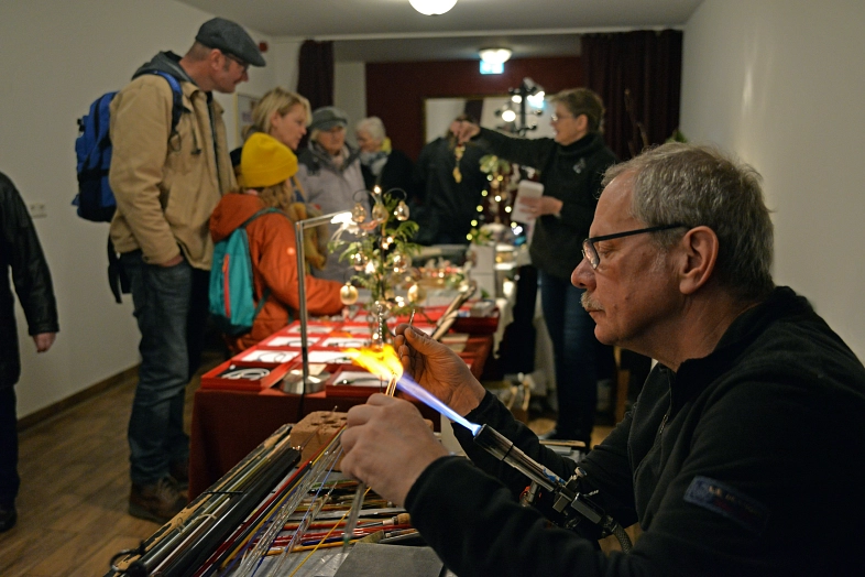 Glasbläsermeister Detlef Schumann auf dem Delitzscher Adventsmarkt 2019 © C. Maurer/Stadt Delitzsch