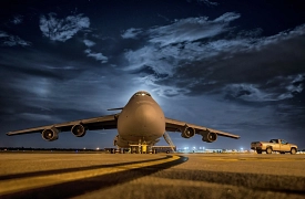 Symbolbild Flugzeug Nacht © Pixabay