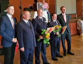 Verleihung des Feuerwehr-Ehrenkreuzes in Gold an Klaus Bechstedt - Mitte © Kay Kunath